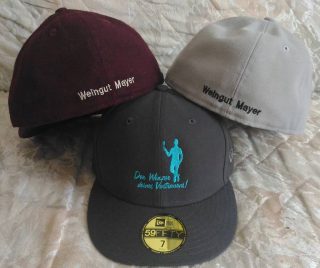 Logostick auf Kundencap's vom Weingut Mayer www.weingut-mayer.at "Der Winzer deines Vertrauens!". #NEUTEX #Stickerei 
#Bestickung #Logo #Cap
#Weingut #Mayer